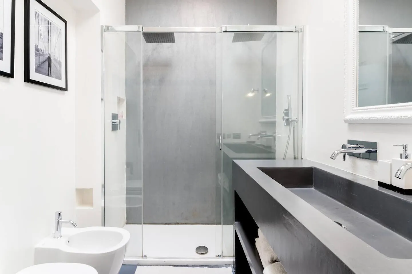 Bocconi Industrial Loft 2Bdr, 2Btr Lägenhet Milano