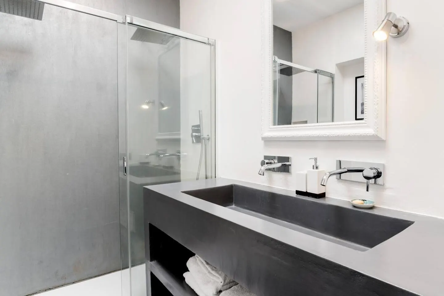 Bocconi Industrial Loft 2Bdr, 2Btr Appartement Milaan Italië